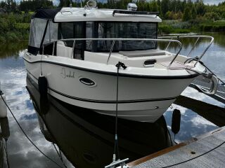 Quicksilver Pilothouse 755 300kW