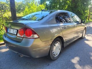 Honda Civic Elegance Hybrid 1.3 70kW