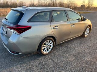 Toyota Auris 1.8 73kW