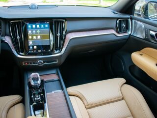 Volvo V60 Cross Country MY24 ULTIMATE BRIGHT Xenium Full 2.0 B4 MHEV Kerghübriid Polestar 145кВ