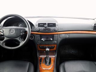 Mercedes-Benz E 200 Elegance Facelift ATM 1.8 120kW