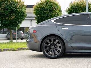 Tesla Model S 75D 158kW