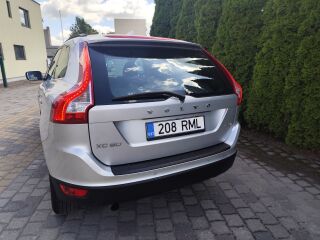 Volvo XC60 MOMENTUM 2.0 R5 D3 120кВ