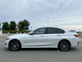 BMW 330 2.0 135kW