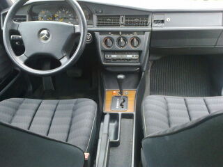 Mercedes-Benz 200 190D 2.0 55kW
