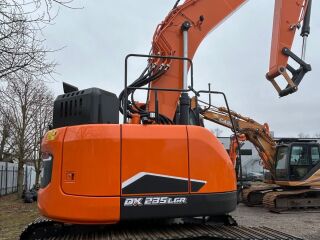 Doosan DEVELON DX235LCR7