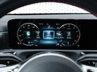 Mercedes-Benz CLA 180 180 AMG line 1.3 100kW
