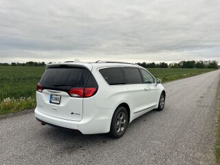 Chrysler Pacifica Limited 3.6 214kW