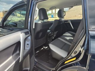 Toyota Land Cruiser SUV 4WD Black Edition 2.8 D-4D 150кВ