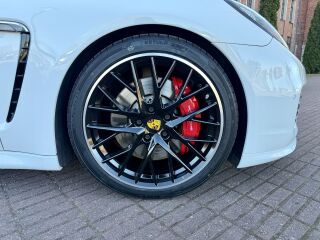 Porsche Panamera 4 GTS Facelift PDK Chrono 4.8 324kW