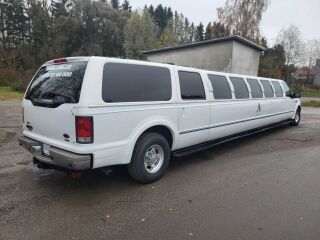 Ford Excursion Super Stretch Limousine 5.4
