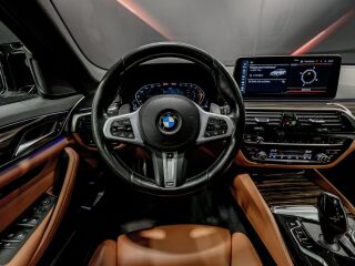 BMW 530 M-Paket X-Drive Facelift shadowline 3.0 210kW
