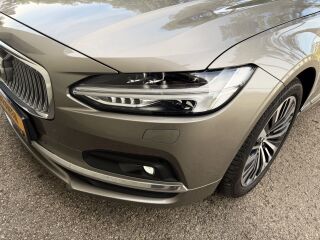Volvo V90 Inscription Luxury Facelift MY22 2.0 B4 KERS MILD Kerghübriid 145кВ