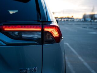 Toyota RAV4 Premium 2.5 221kW