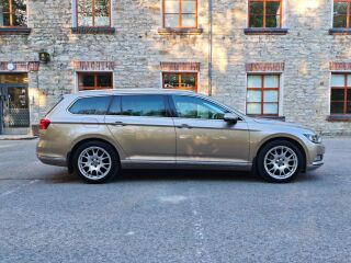 Volkswagen Passat Highline Executive MY2017 1.8 TSI 132kW