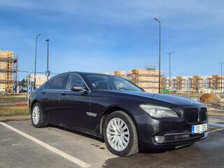 BMW 740 3.0 225kW