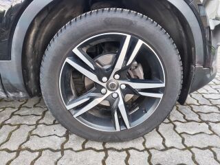 Volvo XC40 1.5 T2 95кВ