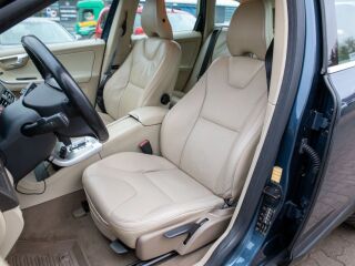 Volvo XC60 D4 Momentum AWD 2.4 120kW