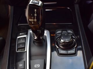 BMW 750 Individual Shadowline 4.4 V8 N63 300kW
