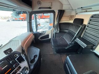 Mercedes-Benz Actros 2551 6x2 375kW