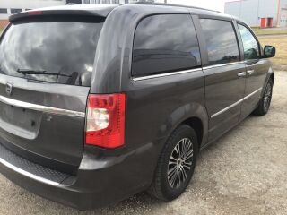 Lancia Voyager LUXURY STOW N GO SWISS GOLD S LINE EDITION 131kW