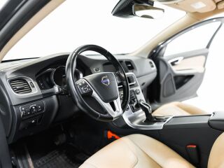 Volvo V60 Facelift Momentum 2.0 133kW