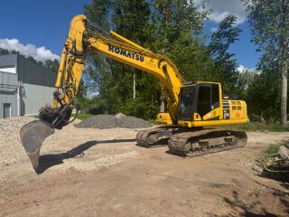 Komatsu PC210-11