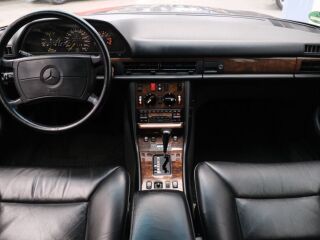Mercedes-Benz 560 SE 5.6 220kW