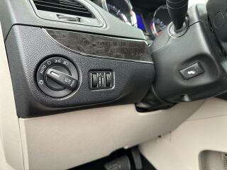 Lancia Voyager Platinum StownGO 2.8 130kW