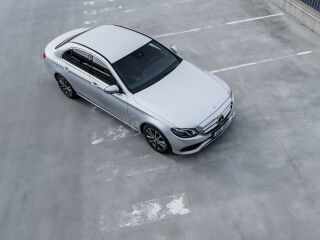 Mercedes-Benz E 350 e OVC-HEV Avantgarde 2.0 R4 155 kW/45 kW 200kW