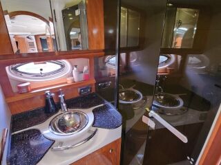 Four Winns 358 Vista Skyhook Pilot Cabin VW-Diesel 3.0 2x MerCruiser 260 hp