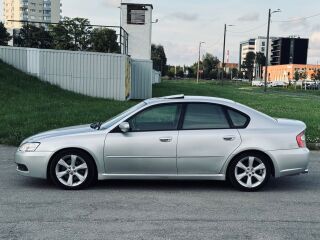 Subaru Legacy Luxury 4x4 3.0 180кВ