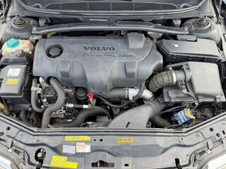 Volvo S80 Momentum 2.4 R5 D5 EURO3 120kW