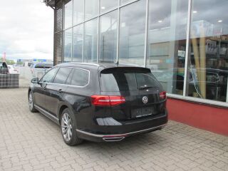 Volkswagen Passat R-line 4 Motion 2.0 TDI 140кВ
