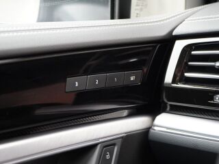 Volkswagen Touareg Elegance 4-Motion 3.0 170кВ