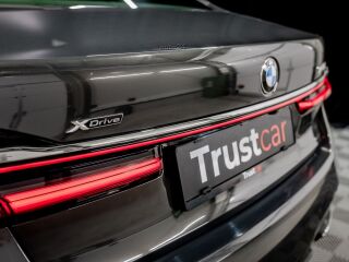 BMW 750 xDrive M-Sportpakett 4.4 390kW