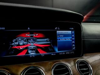 Mercedes-Benz E 220 AMG 2.0 143kW
