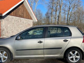 Volkswagen Golf 1.6 BGU BSE 75kW