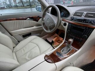 Mercedes-Benz E 320 3.2 165kW