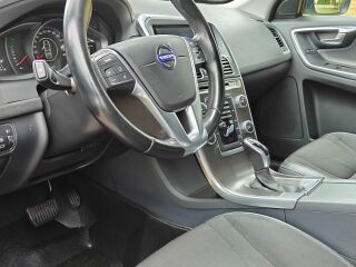 Volvo XC60 Momentum AWD MY15 2.4 D4 133кВ