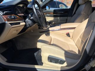 BMW 750 4.4 330kW