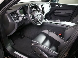 Volvo XC60 AWD PLUS DARK INTELLI SAFE PRO MY24 2.0 B5 KERS Mild Hybrid 184kW