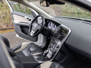 Volvo XC60 R-Design Finish Facelift 2.0 120kW