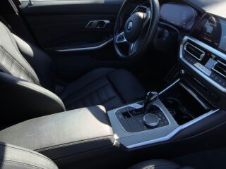 BMW 320 320D X Drive 2.0 140kW