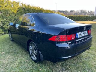 Honda Accord 2.0 114kW