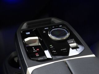 BMW iX xDrive 40 240кВ