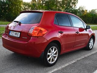 Toyota Auris 1.4 66кВ