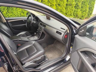 Volvo V70 MOMENTUM 2.4 R5 D5 136kW