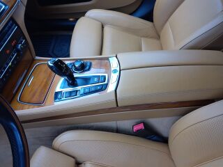 BMW 750 Individual xDrive long 4.4 330kW