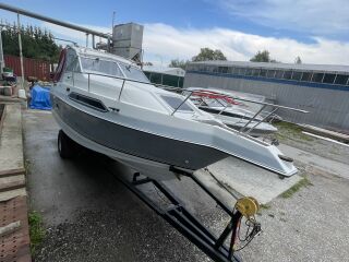 Regal Ambassador XXL 4.7 V8 191kW